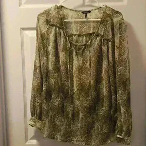 Daisy Fuentes women's sz med sheer print blouse